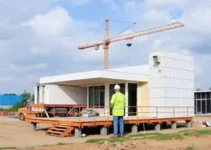 Itaquá assina ordens de serviço para a construção de unidades de saúde